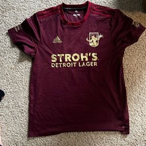 Detroit football club jersey size large